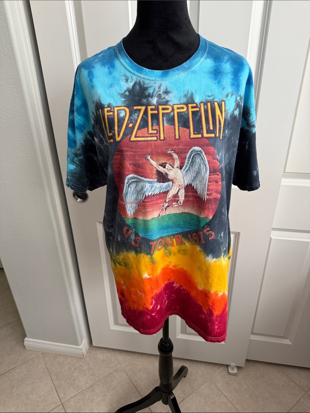 Women’s Tie-Dye Tour Graphic Tee - Multicolor